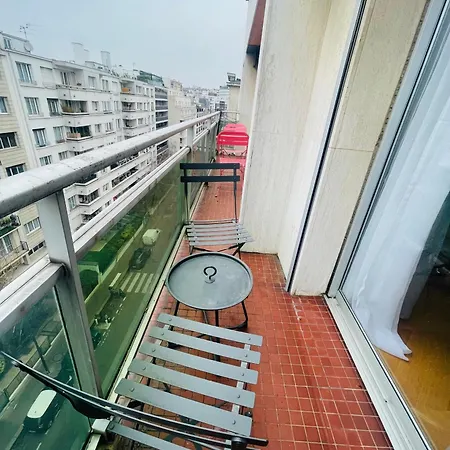 Tour Eiffel Mirabeau Paris