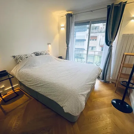 Appartement Tour Eiffel Mirabeau