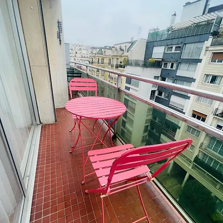 Tour Eiffel Mirabeau Paris